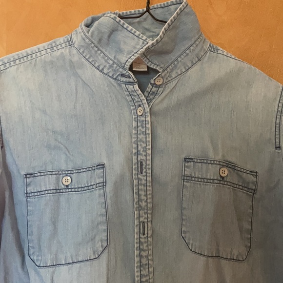 Women’s Chambray Button-Down Shirt - Picture 2 of 6
